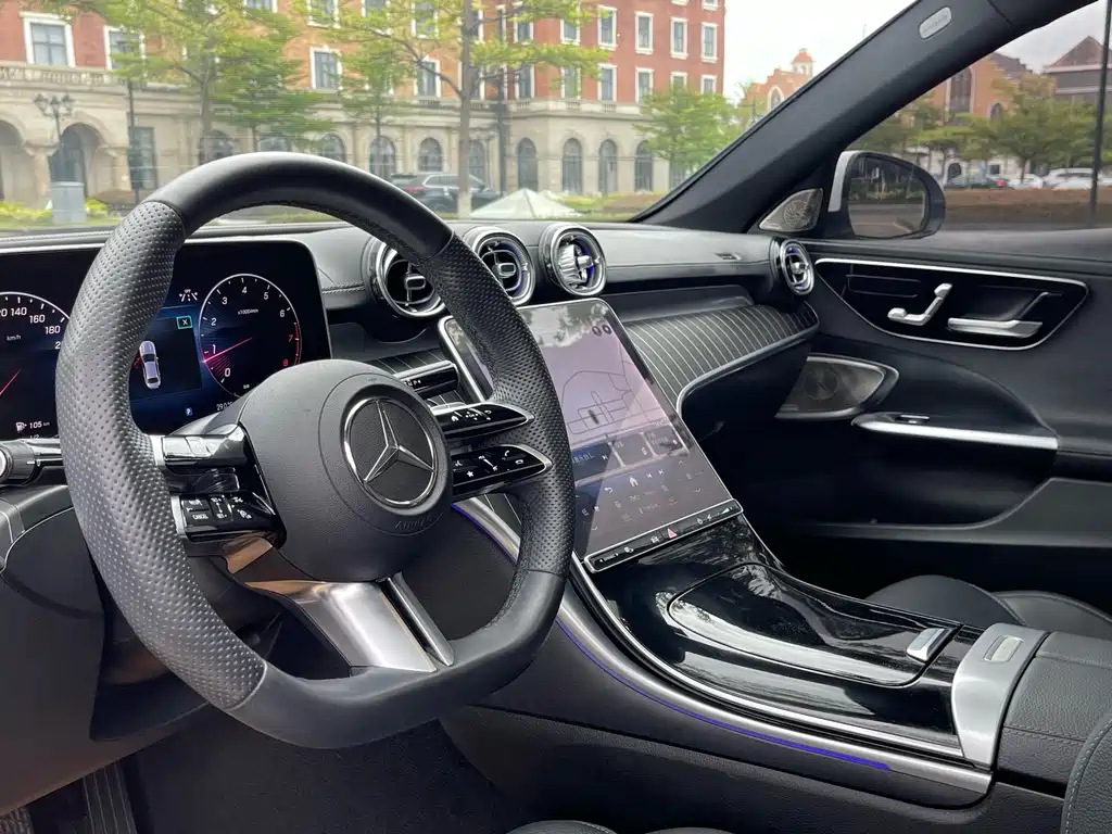 Mercedes-Benz C-Class 2023 — фото 11