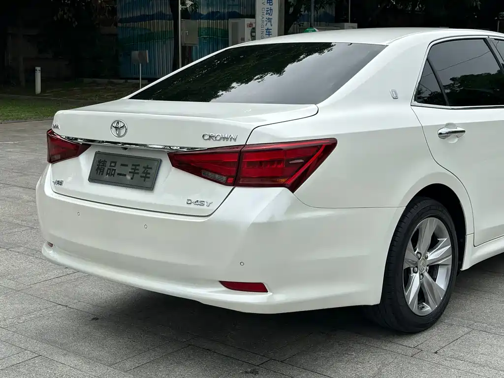 Toyota Crown 2018 — фото 15