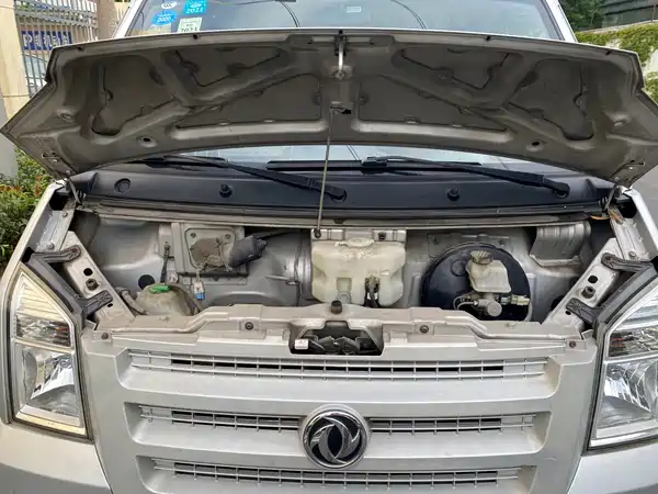 Dongfeng Xiaokang C37 2015