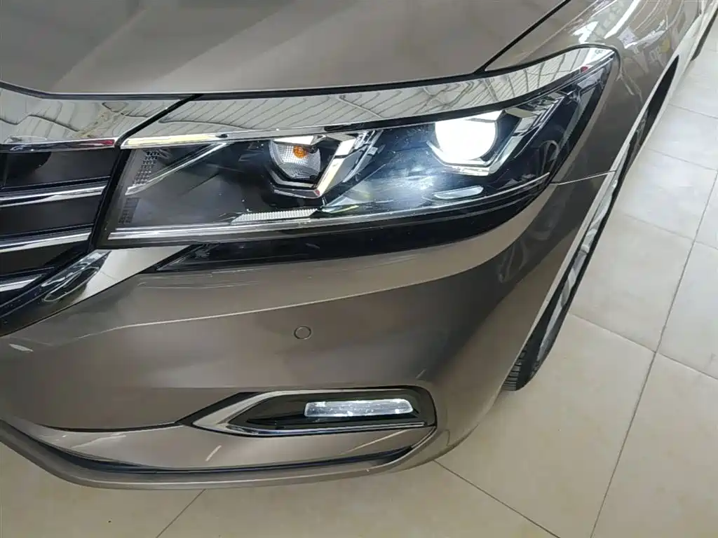 Volkswagen Passat 2019 — фото 24