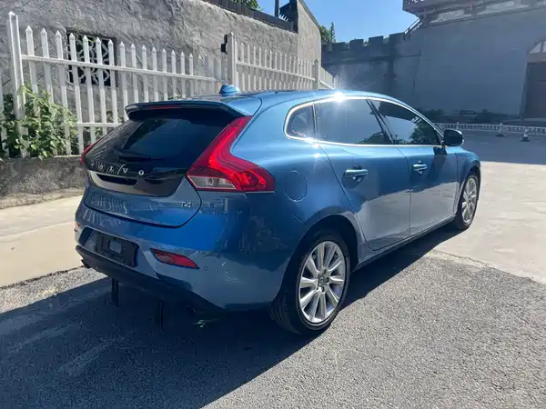 Volvo V40 2016