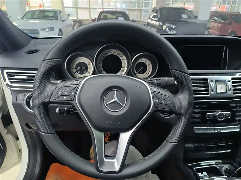 Mercedes-Benz E-Class 2014 — фото 10