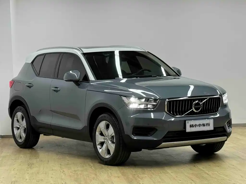 Volvo XC40 2021 — фото 2