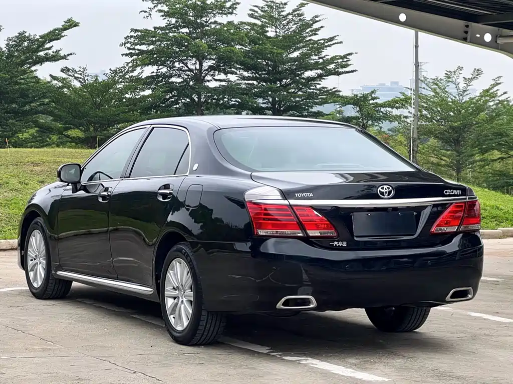 Toyota Crown 2013 — фото 18