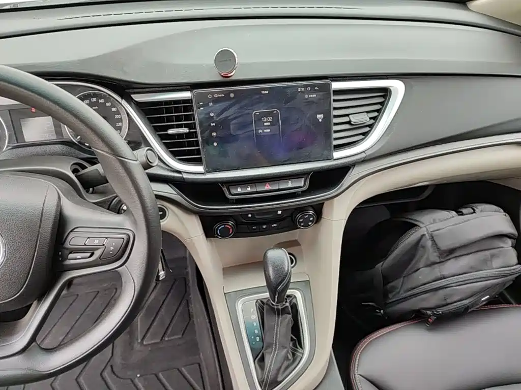 Buick Excelle 2017 — фото 13
