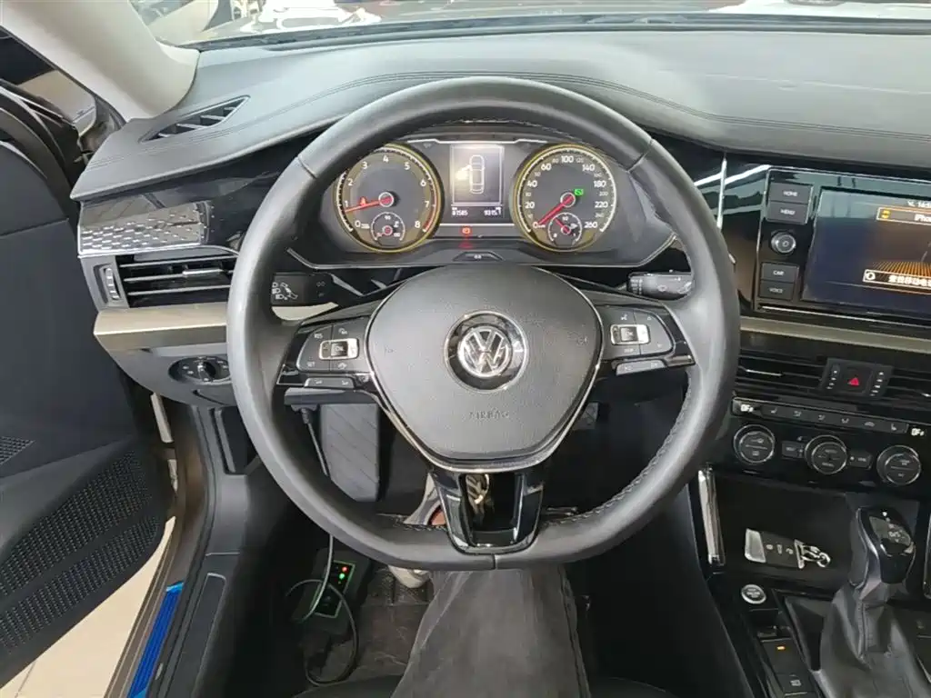 Volkswagen Passat 2019 — фото 11