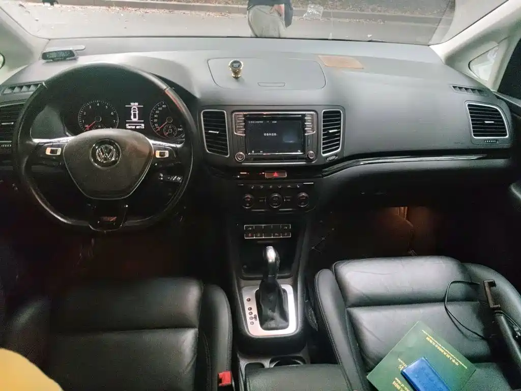 Volkswagen Sharan 2017 — фото 13