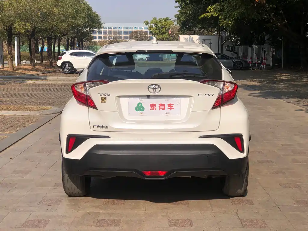 Toyota C-HR 2020 — фото 6