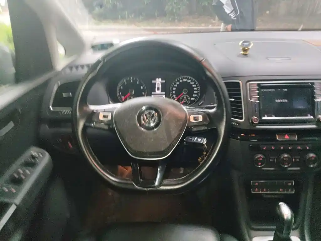 Volkswagen Sharan 2017 — фото 3