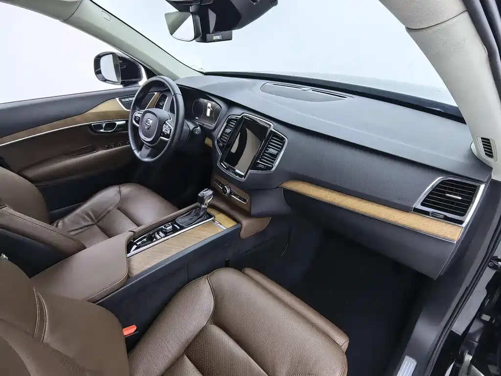 Volvo XC90 2019 — фото 19