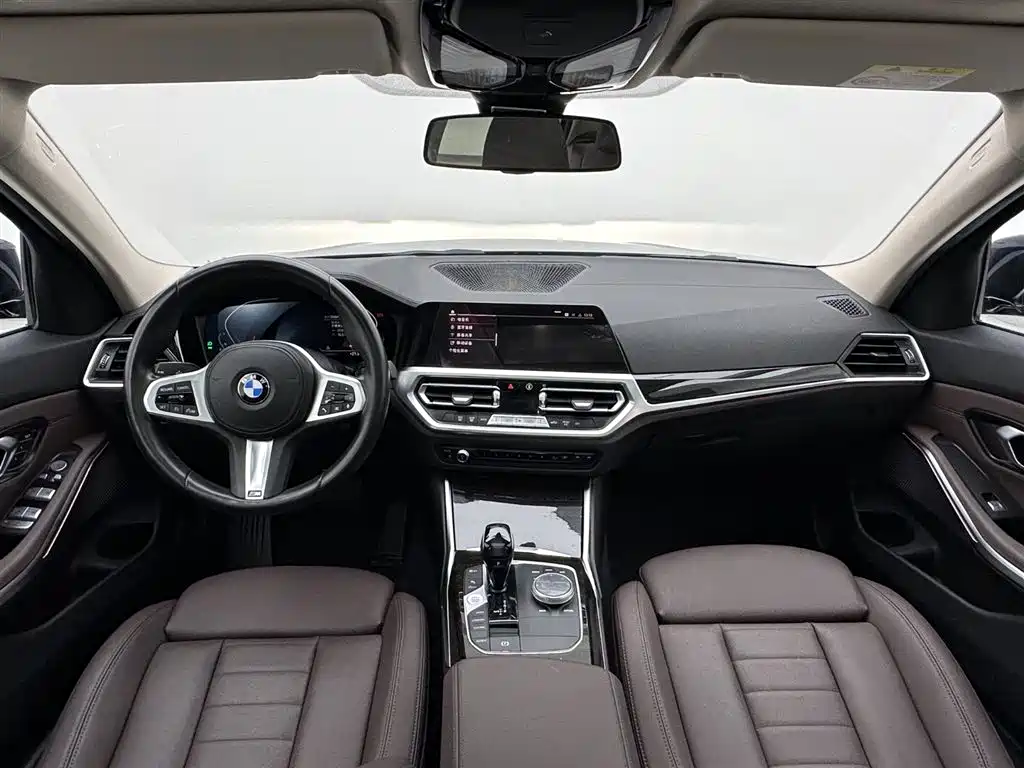 BMW 3 Series 2021 — фото 18