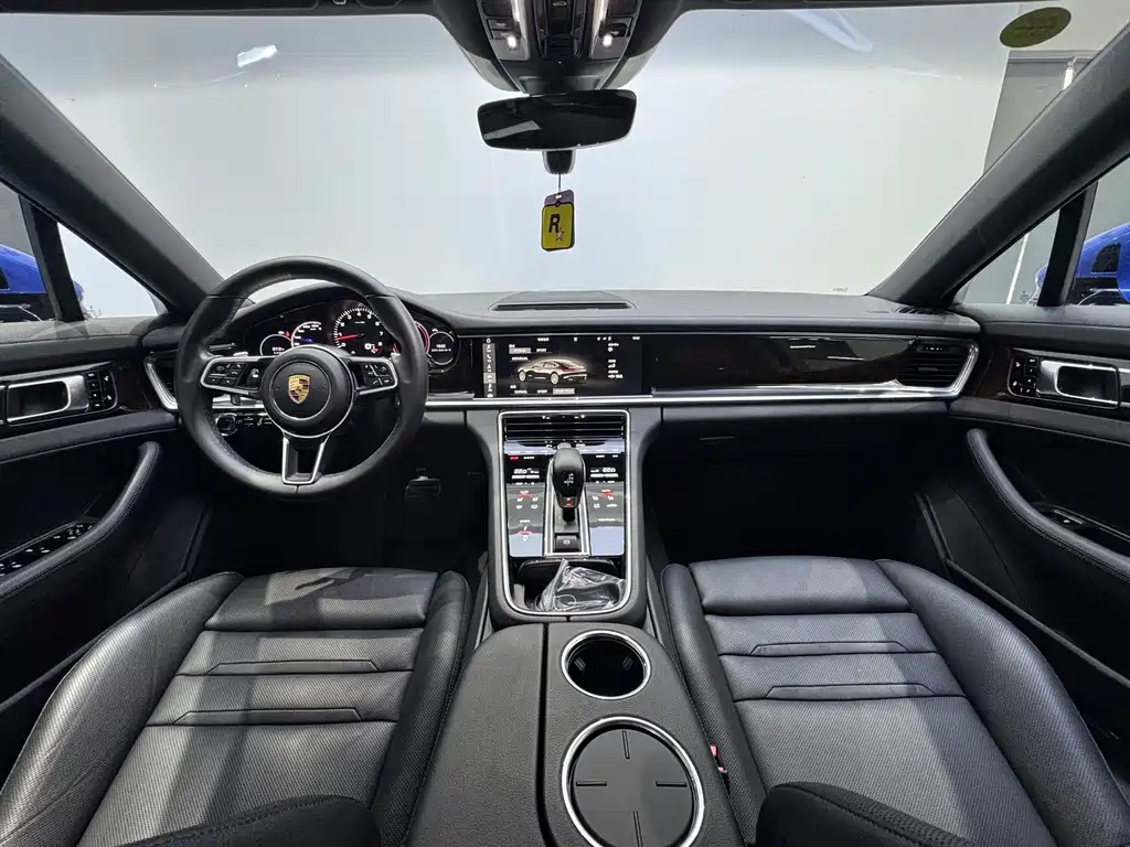 Porsche Panamera 2017 — фото 12