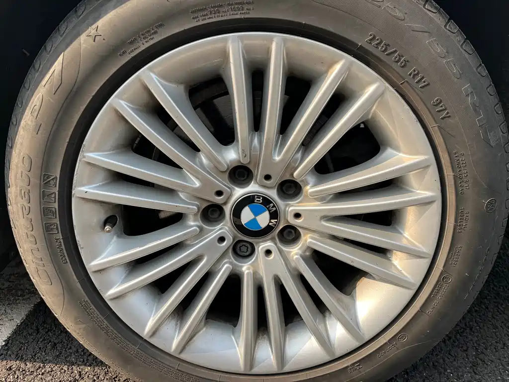 BMW 5 Series 2016 — фото 18
