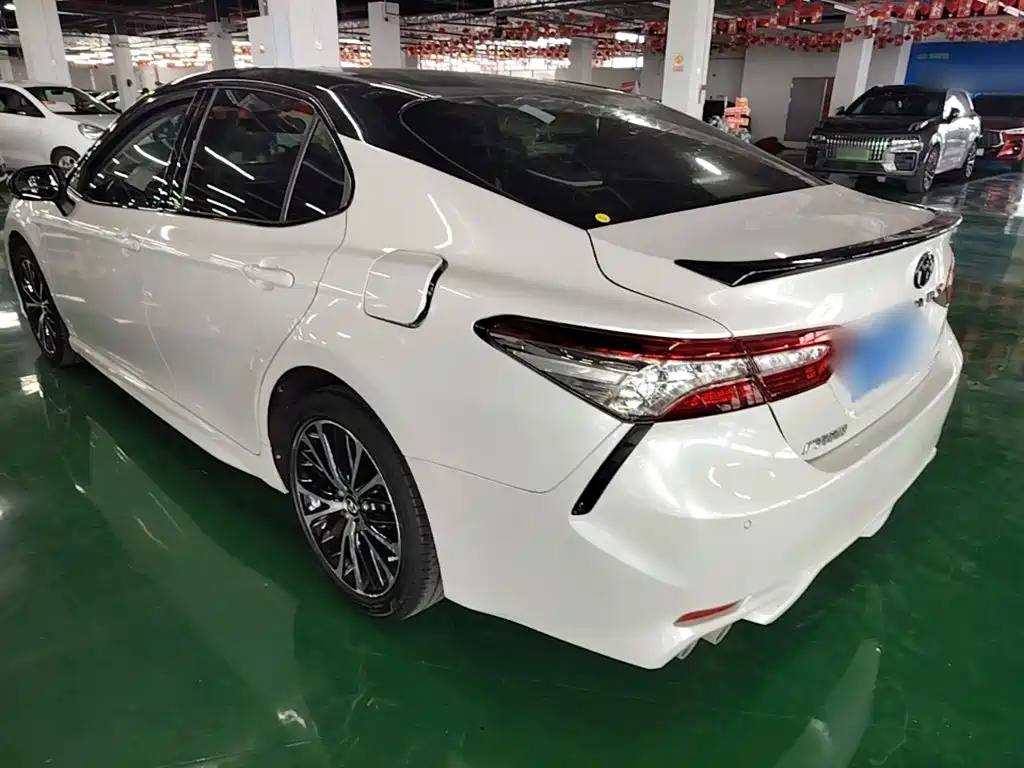 Toyota Camry 2021 — фото 5