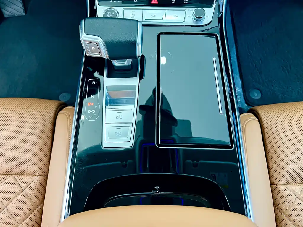 Audi A8 2024 — фото 17