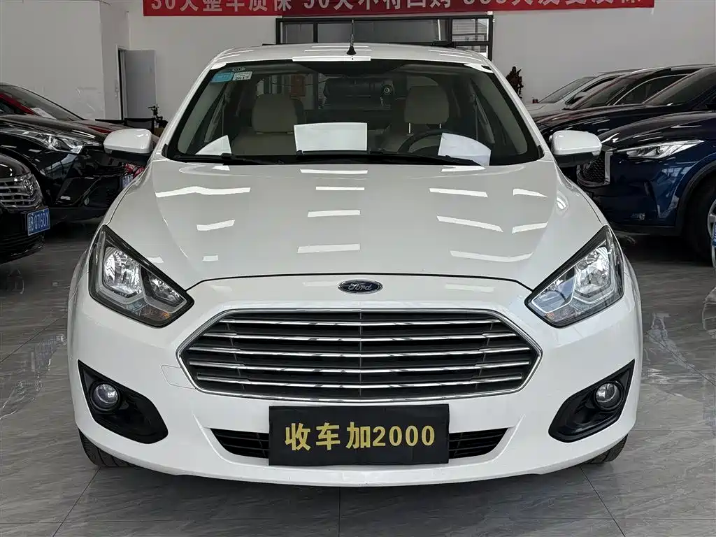 Ford Escort 2015 — фото 1