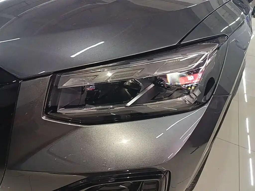 Audi Q2L 2023 — фото 24