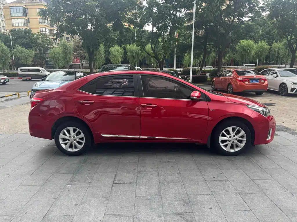 Toyota Corolla 2015 — фото 3