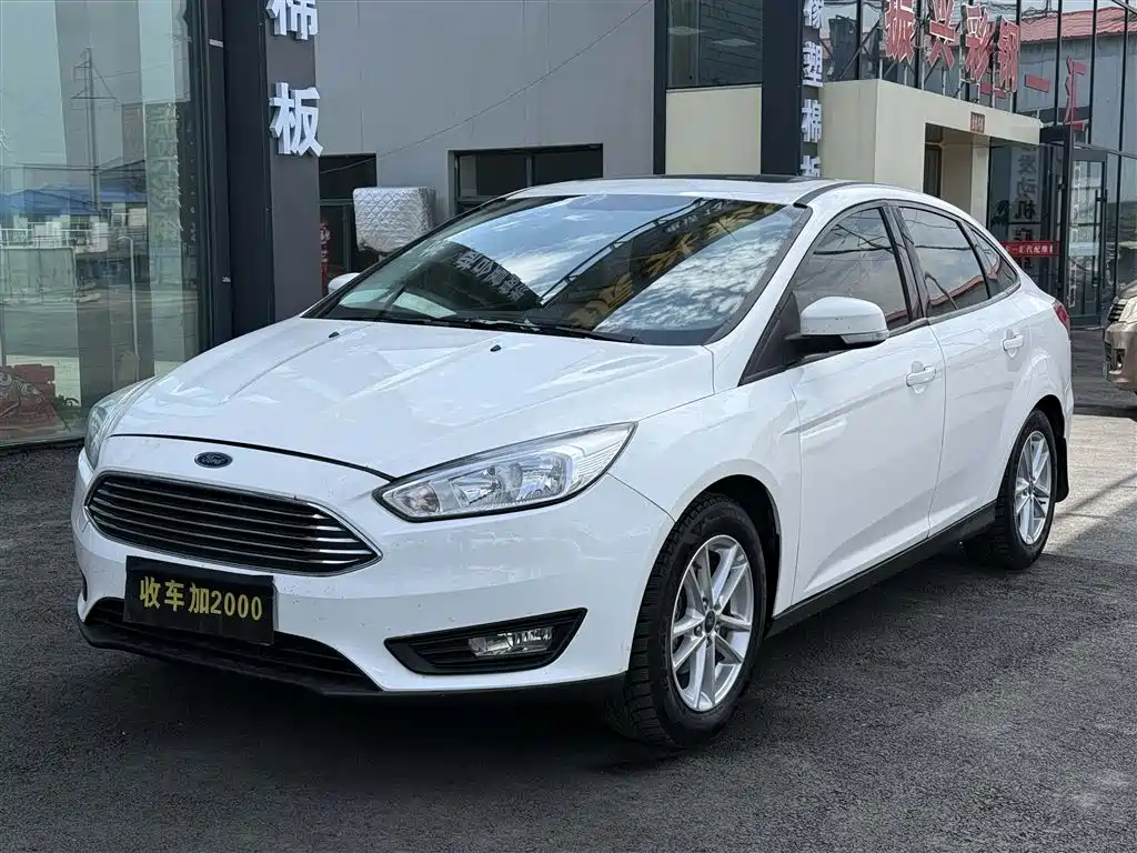 Ford Focus 2018 — фото 2