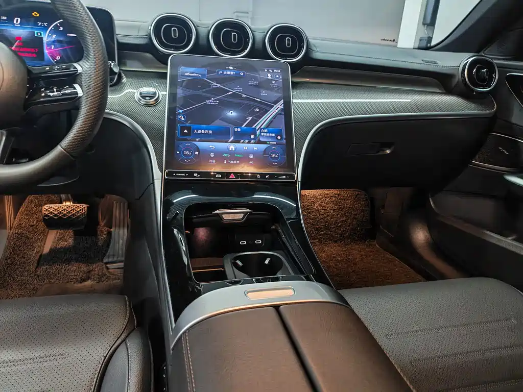 Mercedes-Benz C-Class 2023 — фото 6