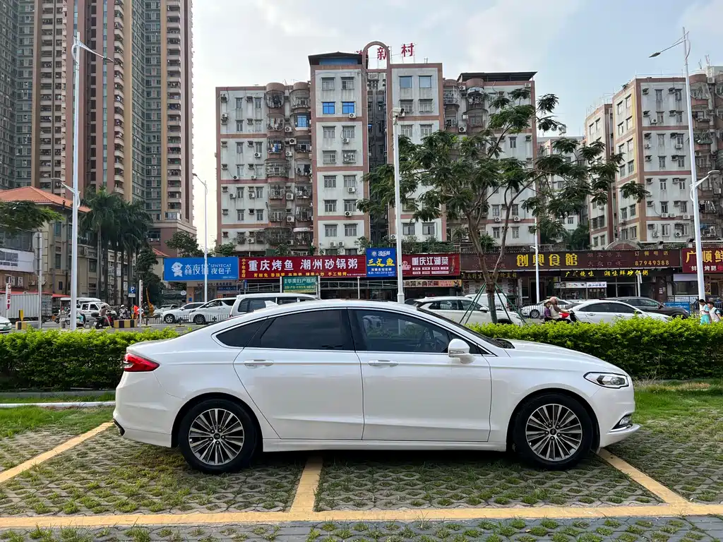 Ford Mondeo 2018 — фото 7