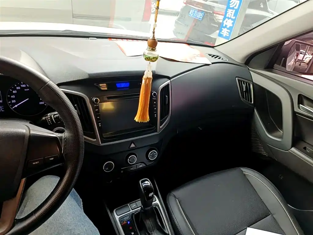 Hyundai ix25 2015 — фото 13