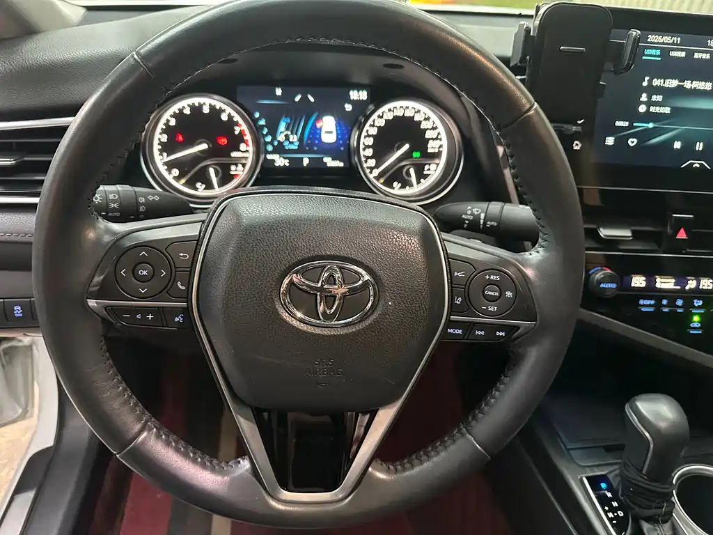 Toyota Camry 2022 — фото 7