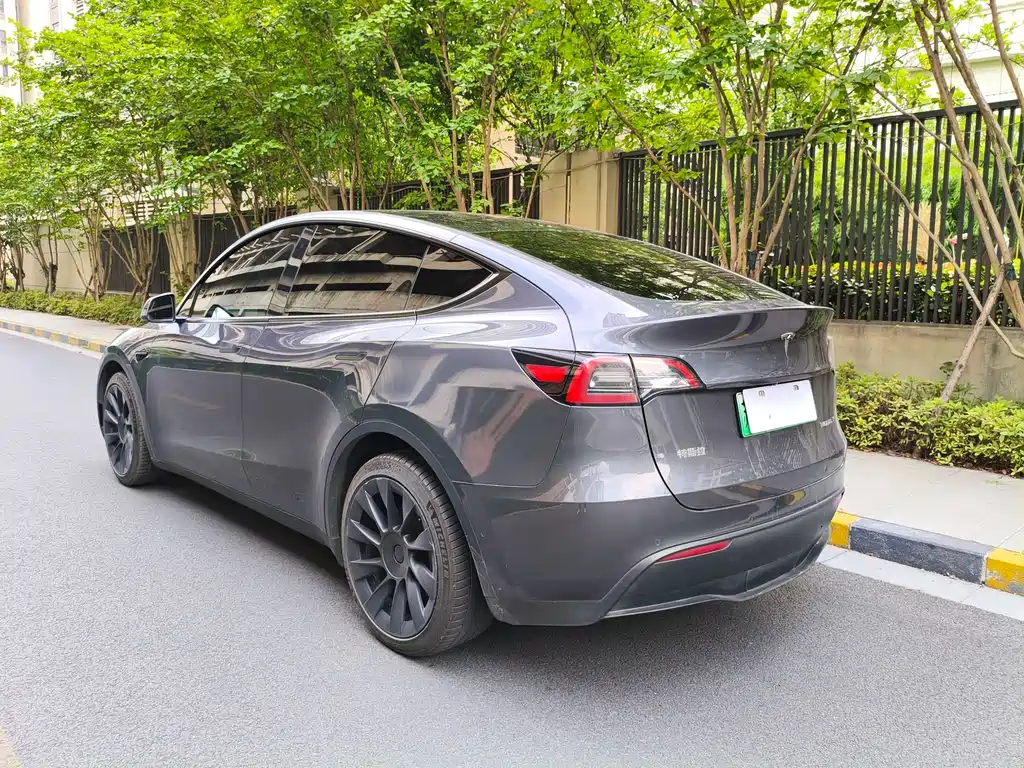 Tesla Model Y 2022 — фото 5