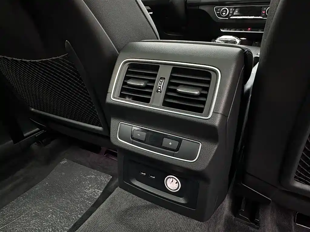 Audi Q5L 2022 — фото 23
