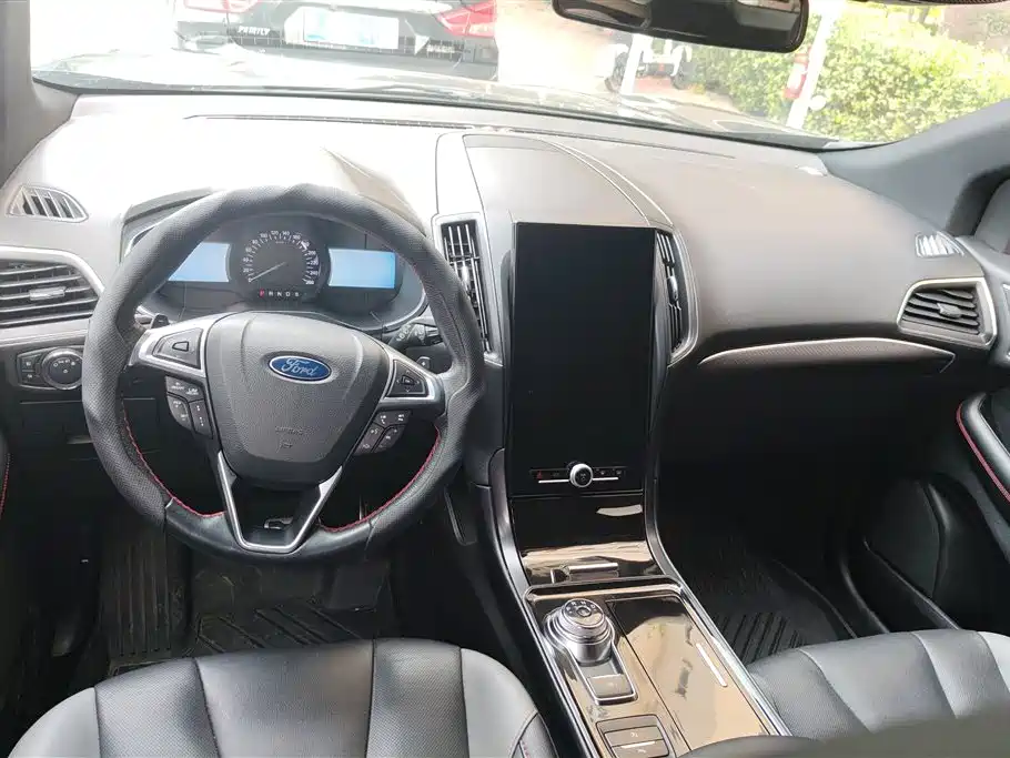 Ford Edge 2019 — фото 12