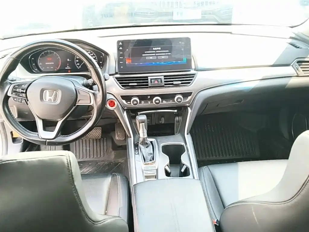 Honda Accord 2022 — фото 10
