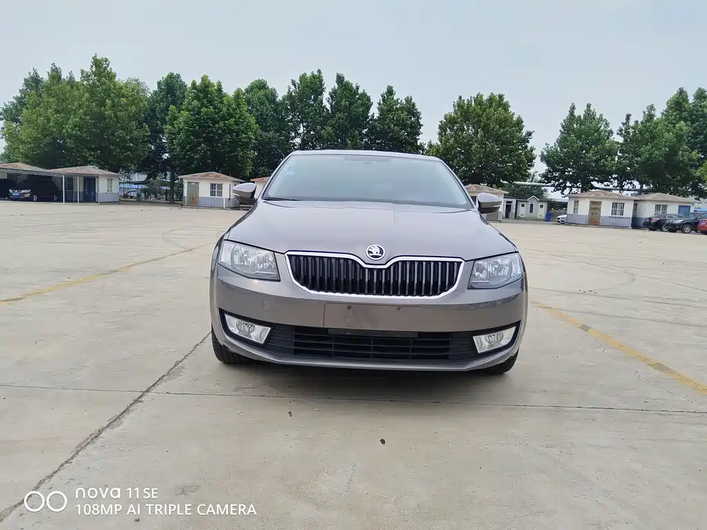 Skoda Octavia 2015 — фото 2