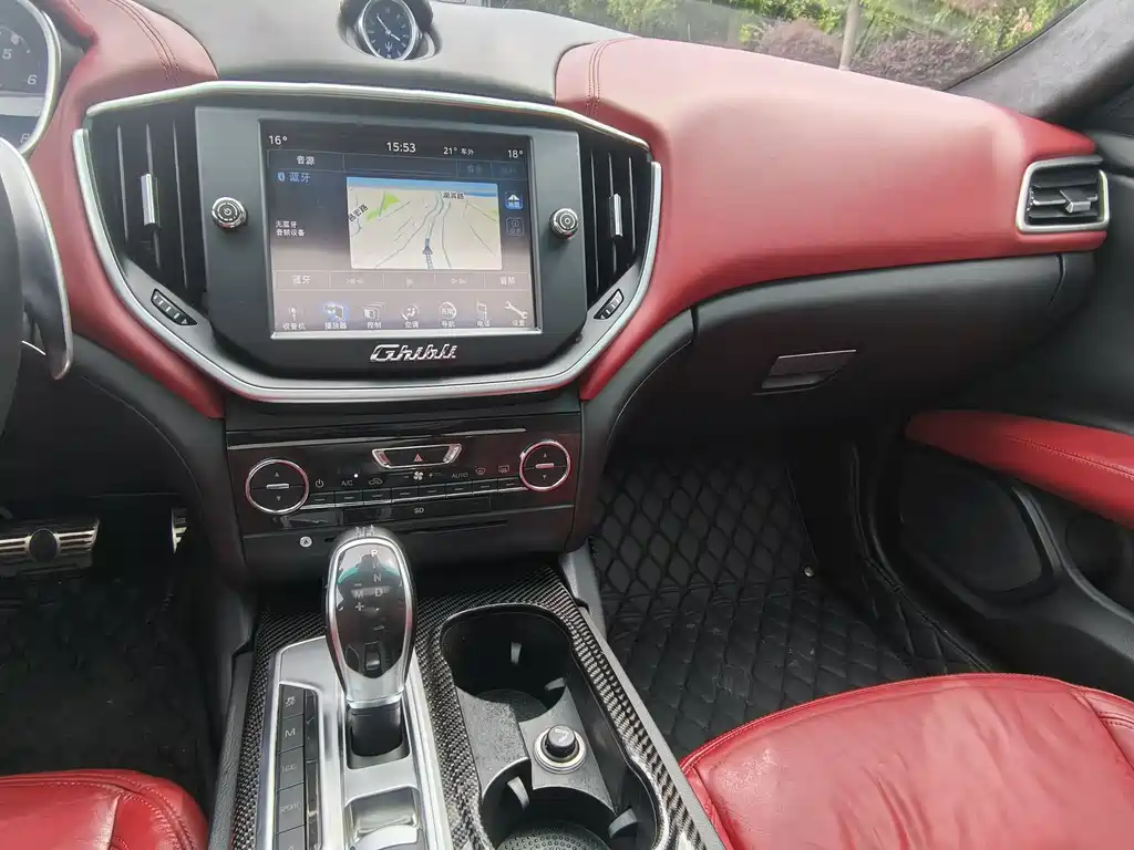 Maserati Ghibli 2015 — фото 12