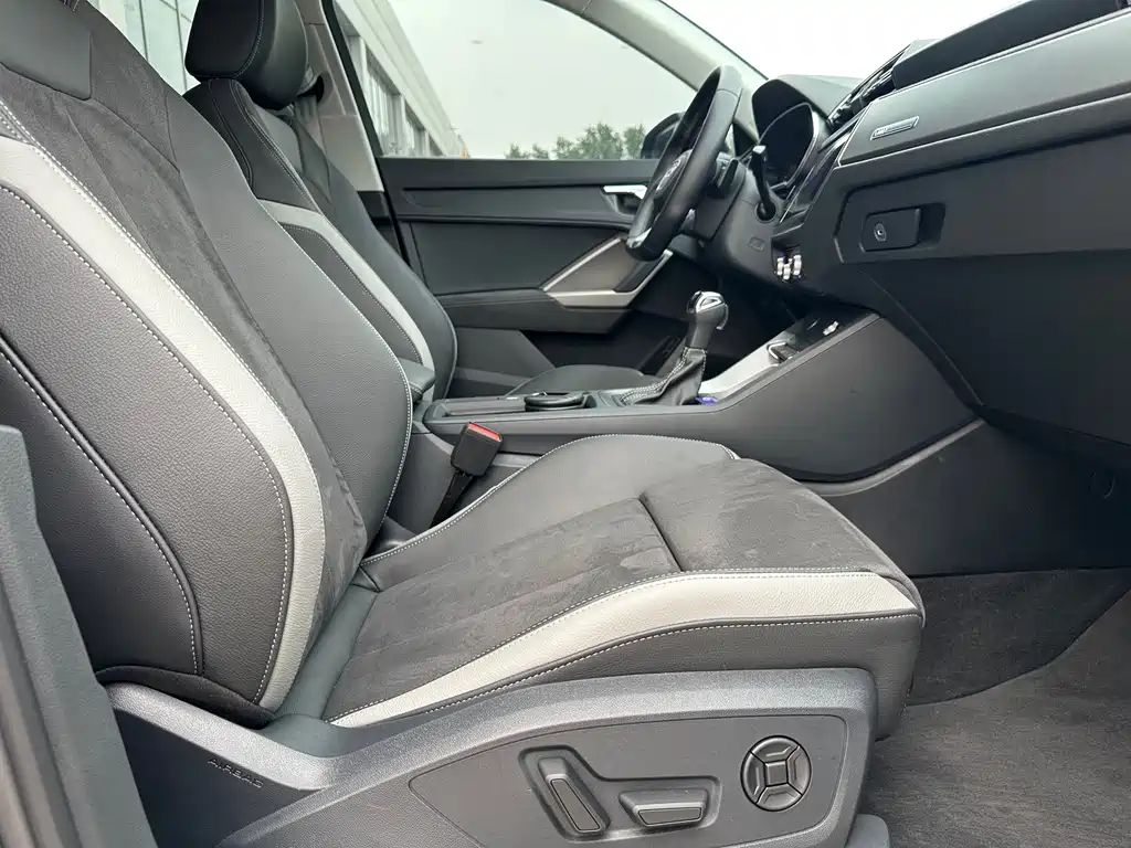 Audi Q3 2022 — фото 10