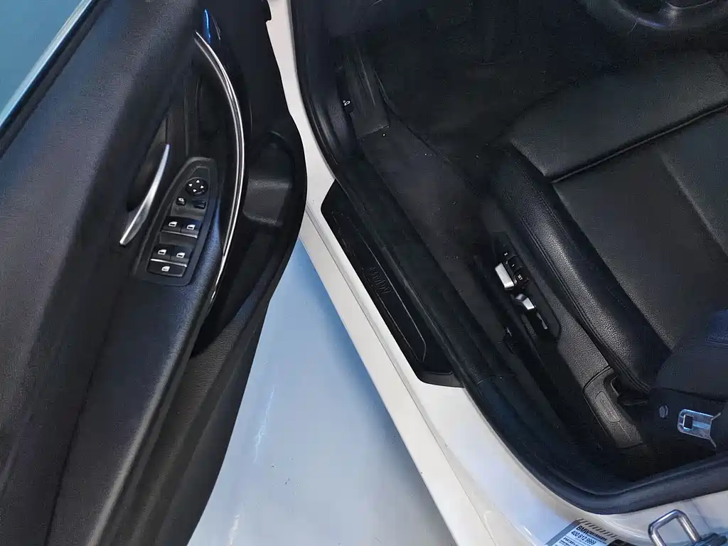 BMW 3 Series 2018 — фото 4