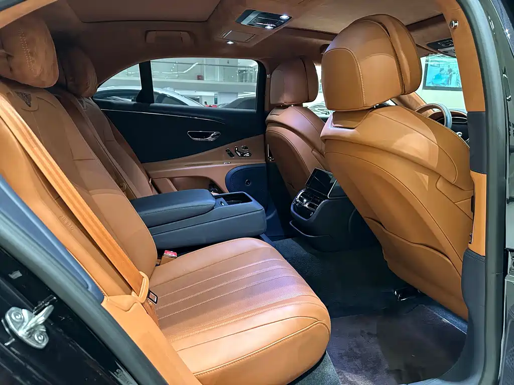 Bentley Flying Spur 2021 — фото 16