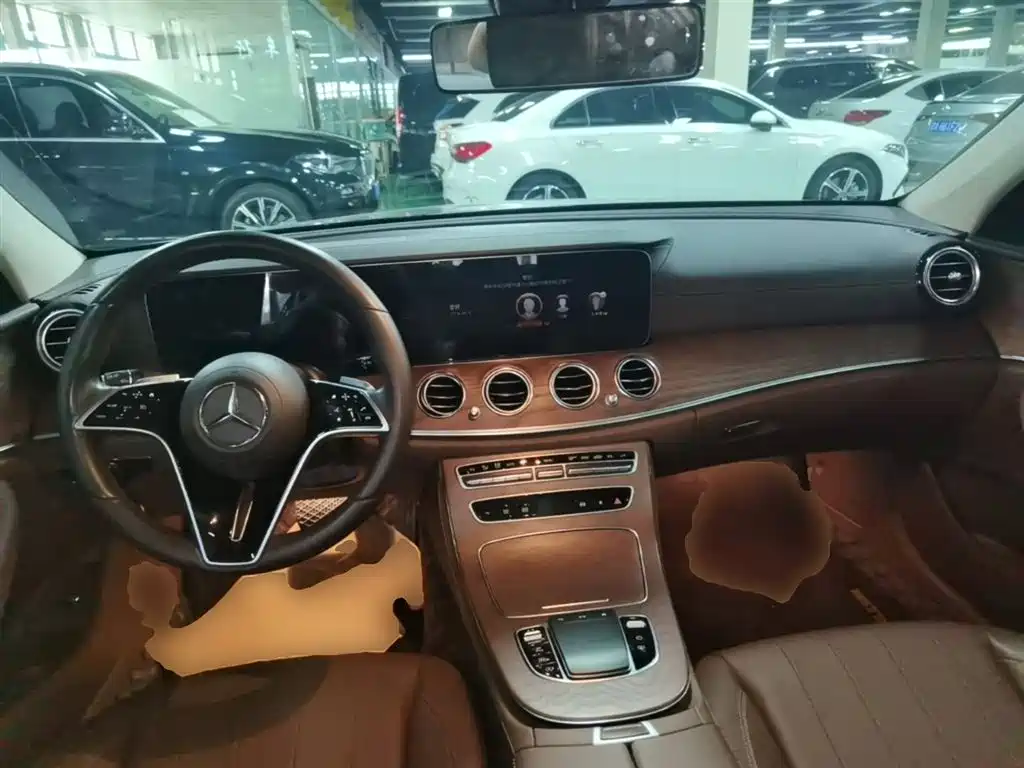 Mercedes-Benz E-Class 2023 — фото 10
