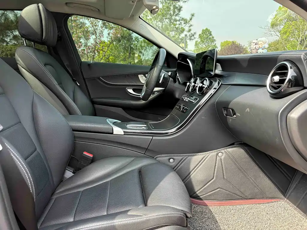 Mercedes-Benz C-Class 2019 — фото 16