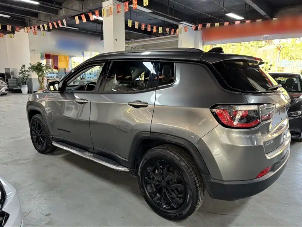 Jeep Compass 2021 — фото 10
