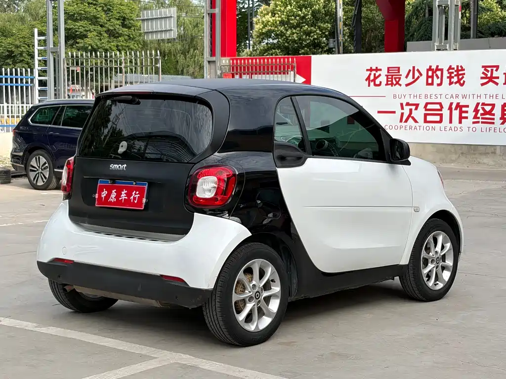 smart Fortwo 2016 — фото 16
