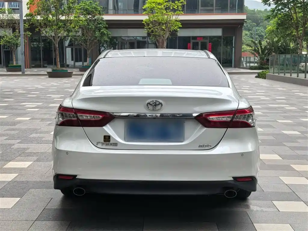 Toyota Camry 2021 — фото 12