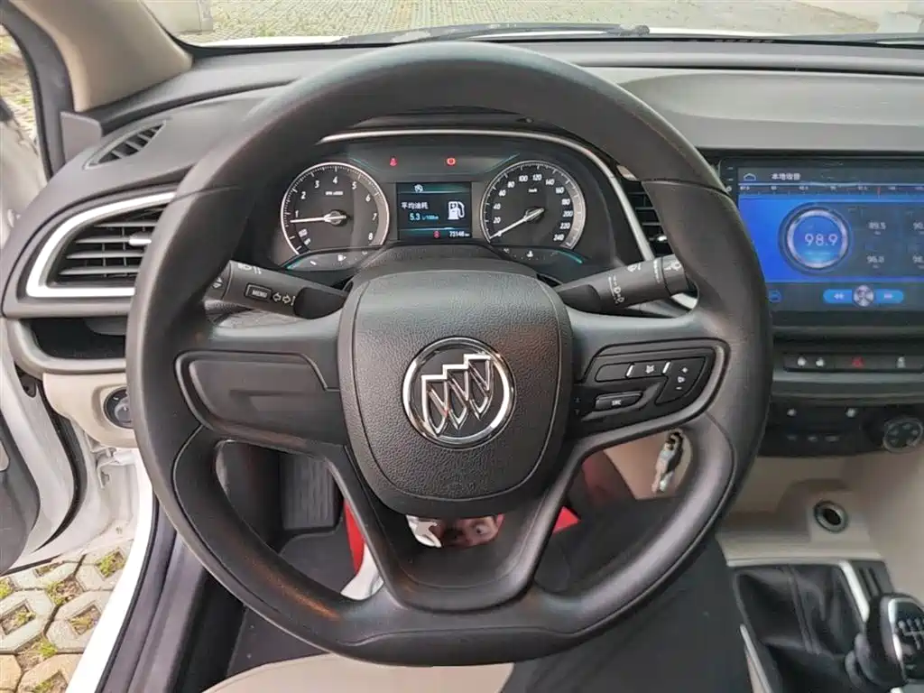 Buick Excelle 2017 — фото 11