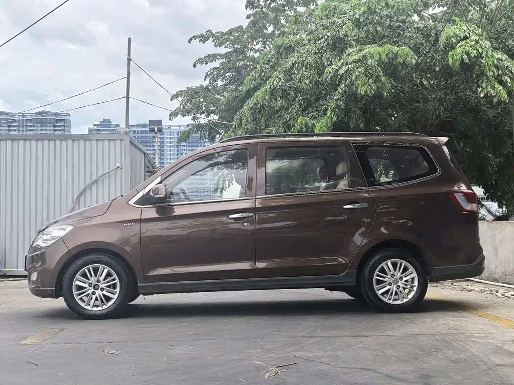 Wuling Hongguang 2016 — фото 10