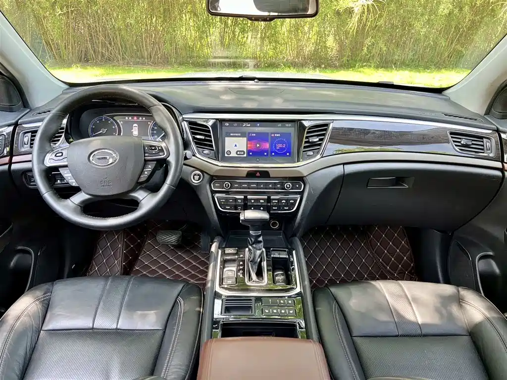 GAC Motor Trumpchi GS8 2017 — фото 9