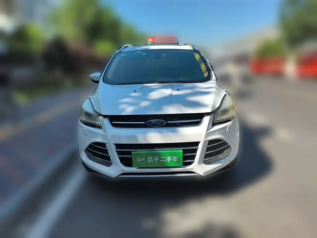 Ford Kuga 2015 — фото 24