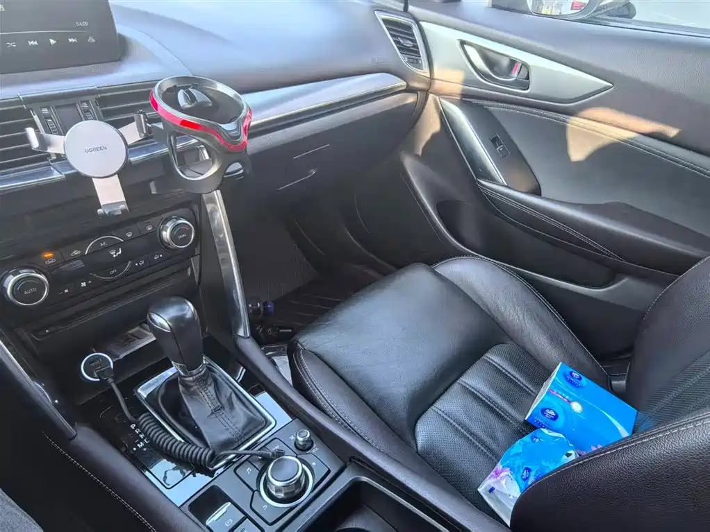 Mazda CX-4 2019 — фото 14