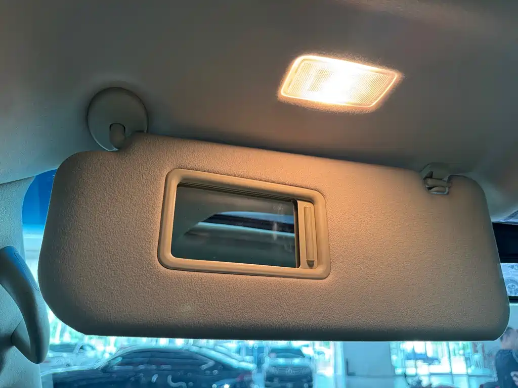 Toyota Vellfire 2023 — фото 31