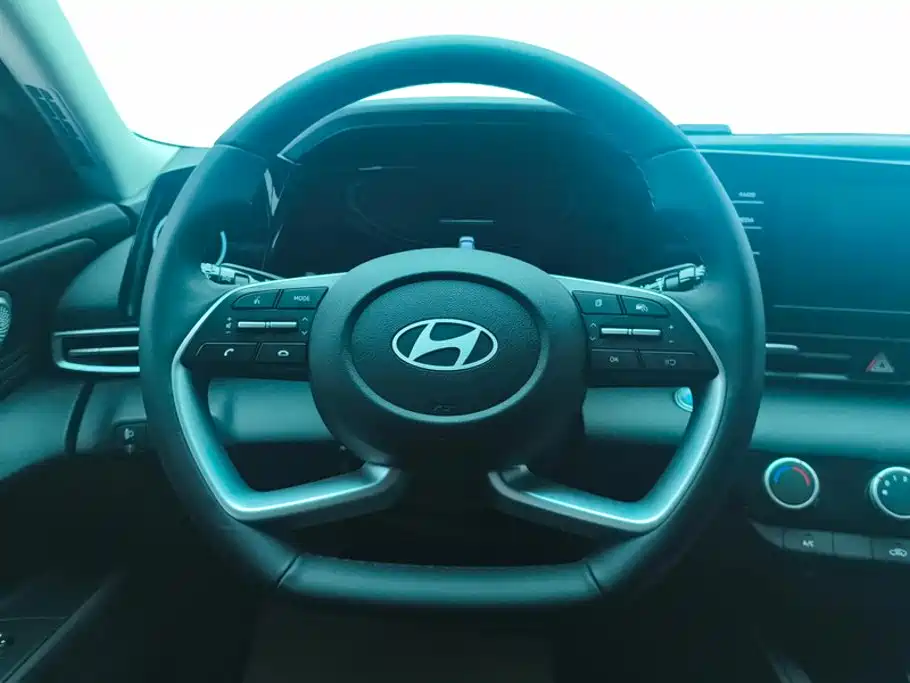 Hyundai Elantra 2024 — фото 15