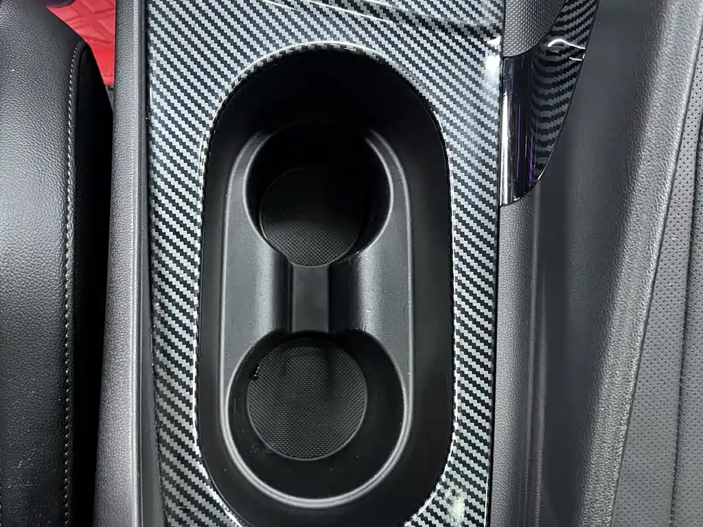 Hyundai Elantra 2023 — фото 25