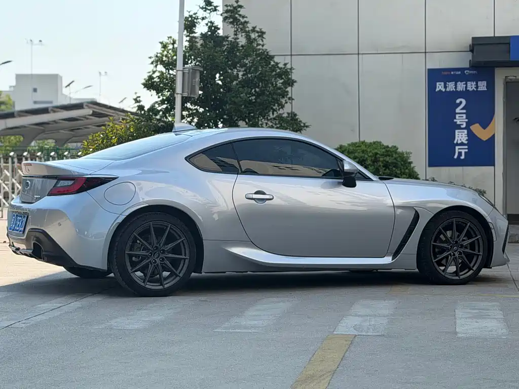 Subaru BRZ 2023 — фото 4